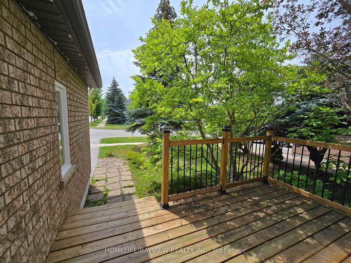 Property Photo: 176 Humberland Drive ON L4E 3S9