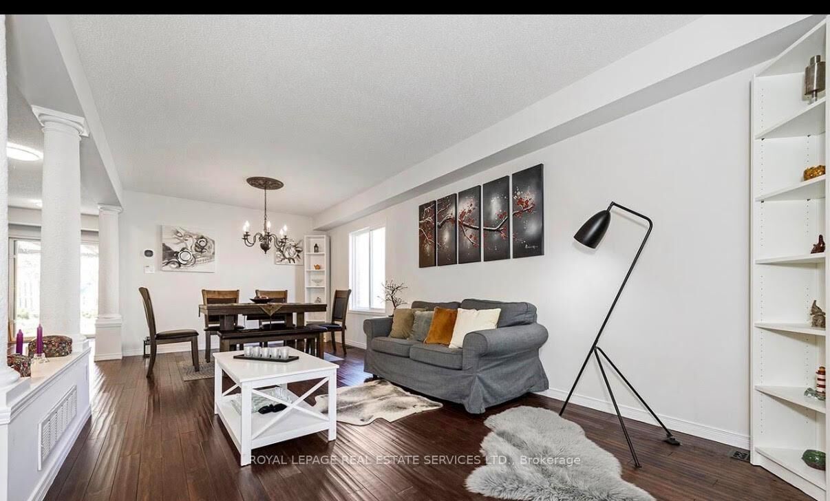 Property Photo: 635 Commonwealth Crescent ON N2E 4J9