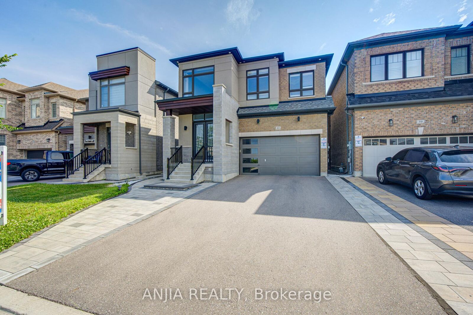 Property Photo: 63 Suttonrail Way ON L4A 0E4