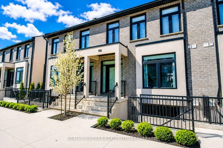 153 Summersides Boulevard — photo 1