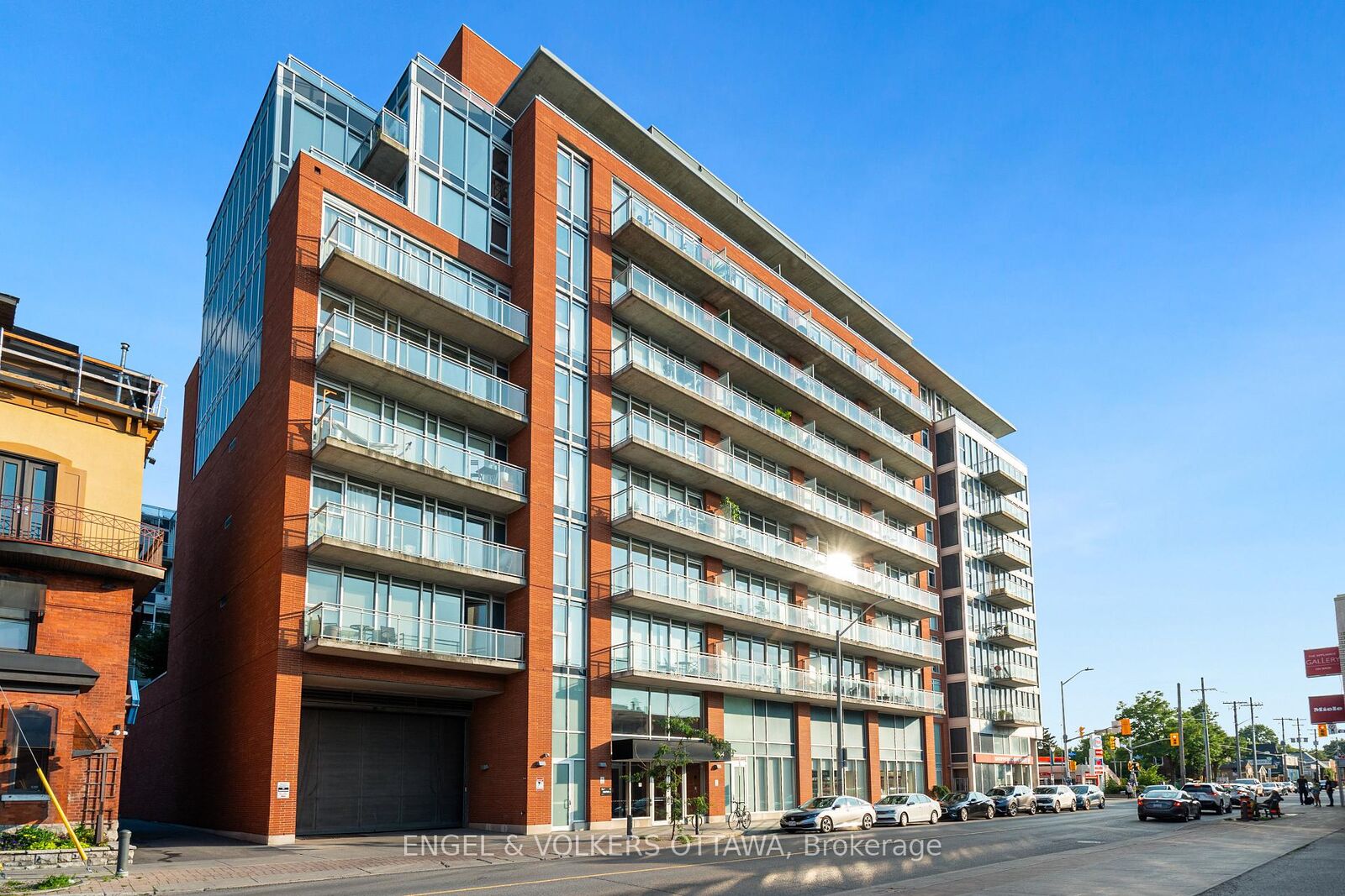 Property Photo: 354 Gladstone Avenue 205 ON K2P 0R4