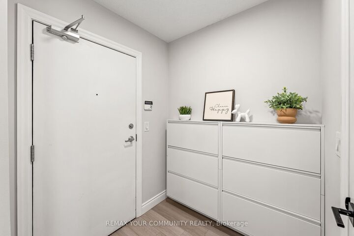 Property Photo: 1940 Ironstone Drive 609 ON L7L 0E4