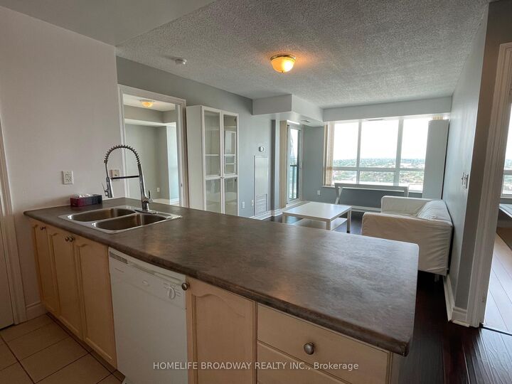 Property Photo:  50 Brian Harrison Way 2907  ON M1P 5J4 