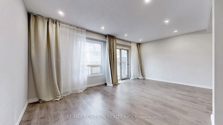 Property Photo:  2079 The Collegeway Way 60  ON L5L 3M1 