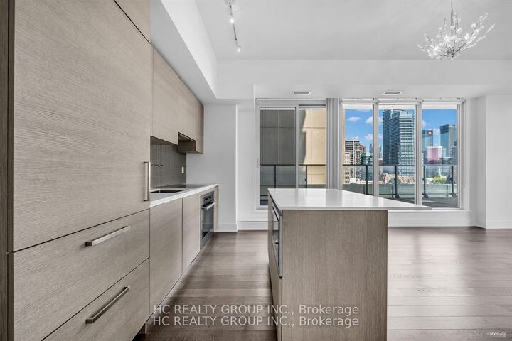 Property Photo: 200 Bloor Street W 904 ON M5S 0B1