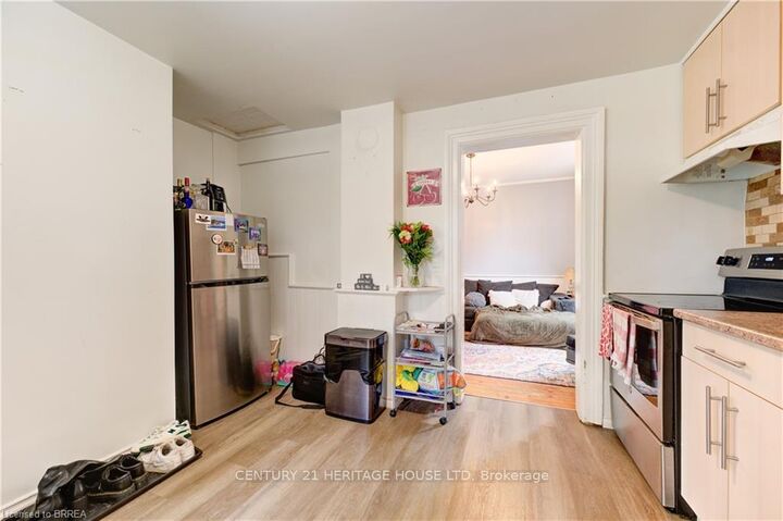 Property Photo:  174 Darling Street 1  ON N3S 3W6 