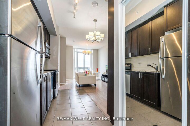 830 Lawrence Avenue 803 — photo 1