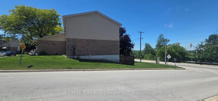 Property Photo: 60 Lila Road 60 ON N4K 6C2