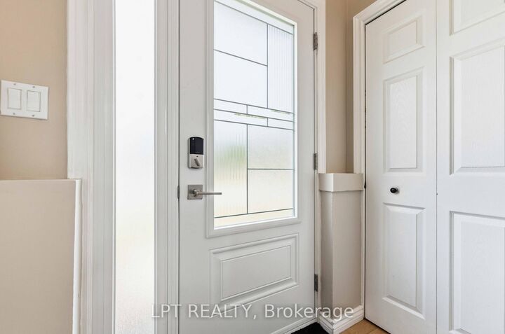 Property Photo:  34 Fringewood Drive  ON K2S 1V1 