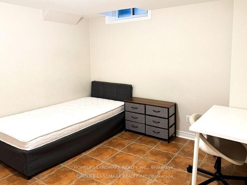 Property Photo: 21 Tenbury Drive A ON L3R 9P9