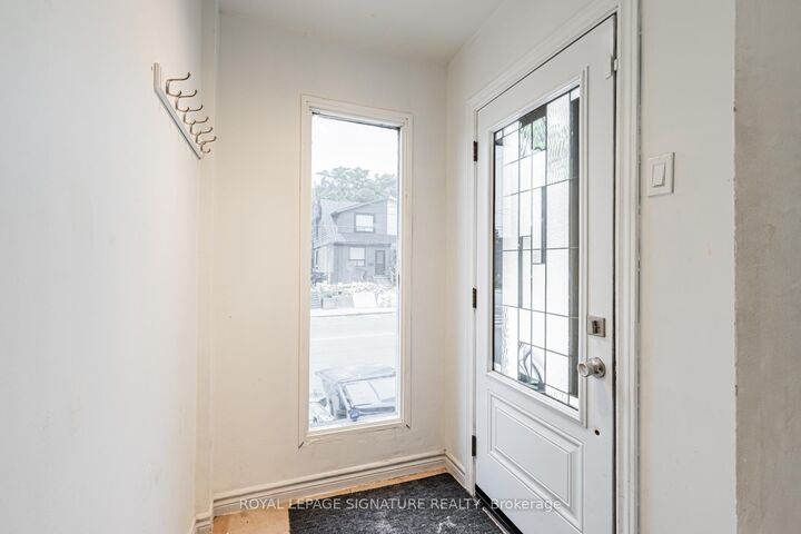 Property Photo:  573 Coxwell Avenue  ON M4C 3B5 