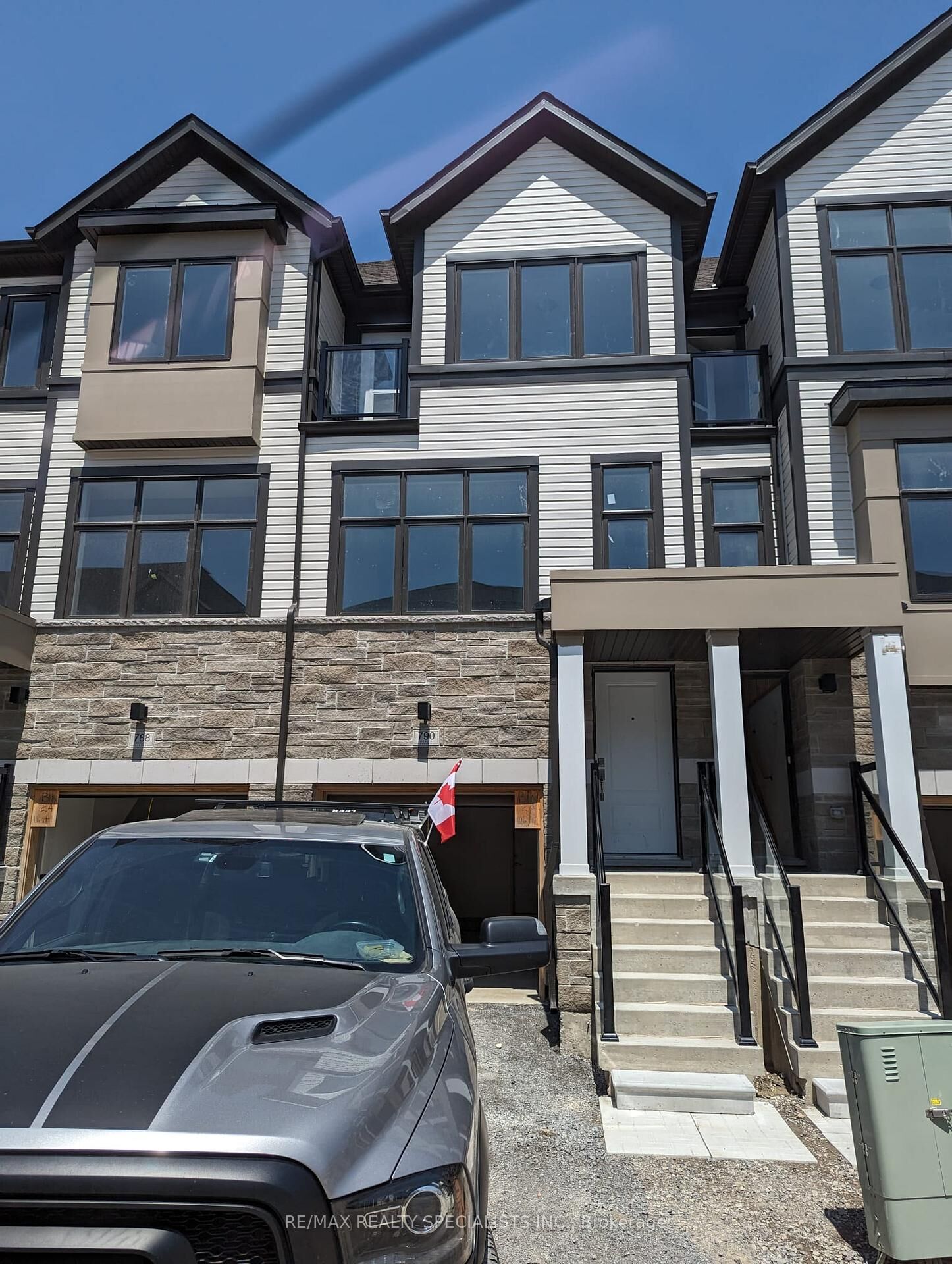 Property Photo:  790 Kootenay Path  ON L1H 0B1 