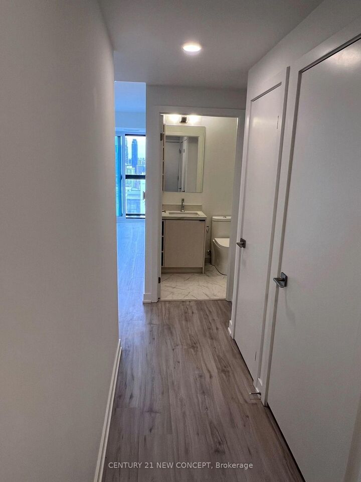 Property Photo: 252 Church Street 4105 ON M5B 1Z2
