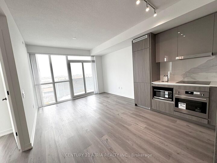 Property Photo:  28 Interchange Way 805  ON L4K 0P8 