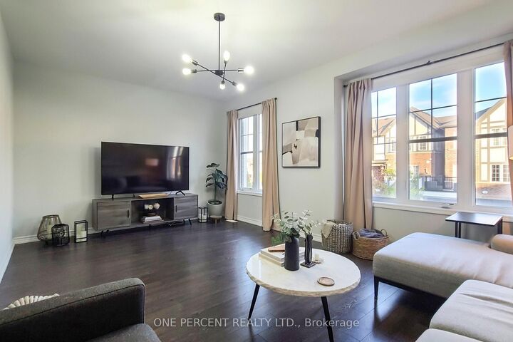 Property Photo: 501 Buckeye Court ON L9E 1P3