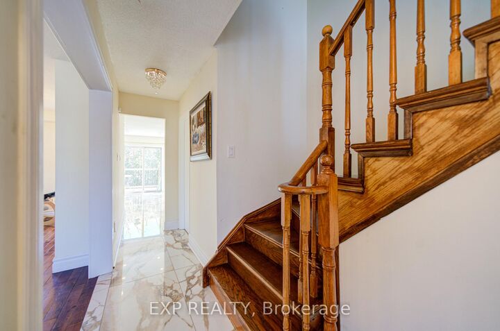 Photo de la propriété:  3824 Allcroft Road  ON L5N 6V6 
