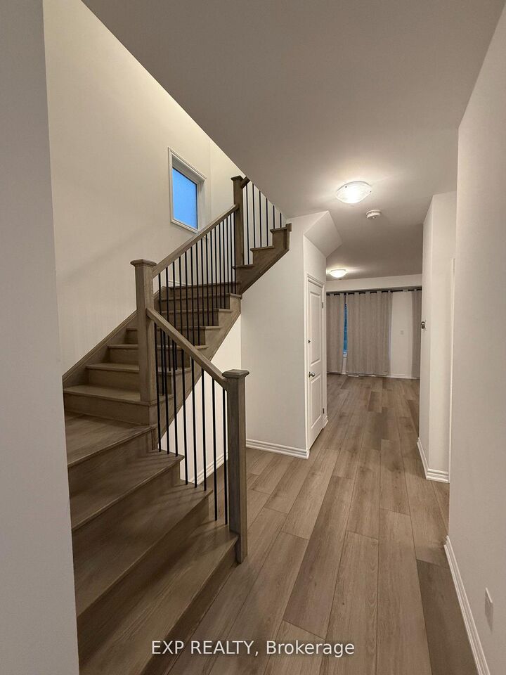 Property Photo:  278 Wellandvale Drive  ON L3C 7C7 