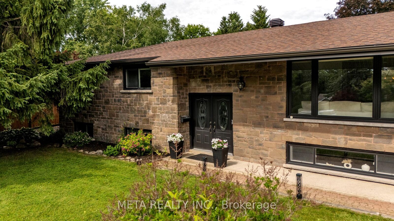 Property Photo: 3 Randy Avenue ON L9W 1Z8