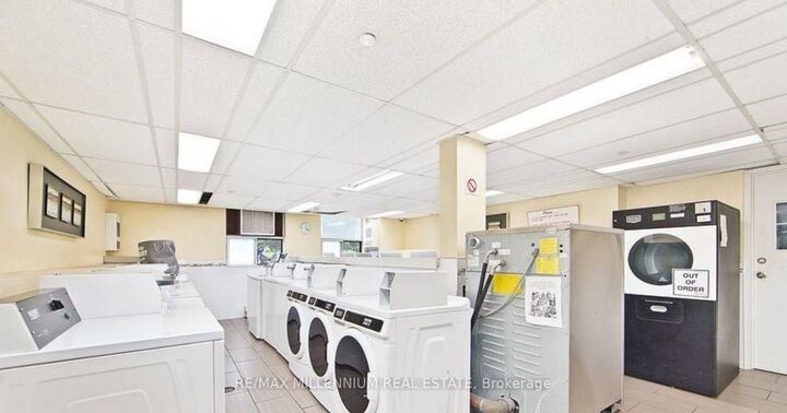 Property Photo:  15 Kensington Rd Road 1512  ON L6T 3W2 