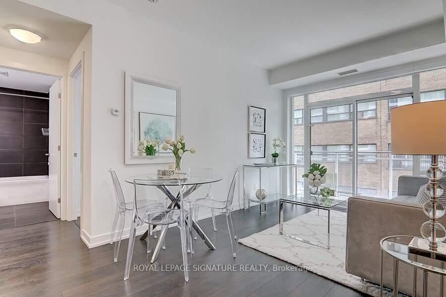Property Photo: 223 St Clair Avenue W 318 ON M4V 0A5