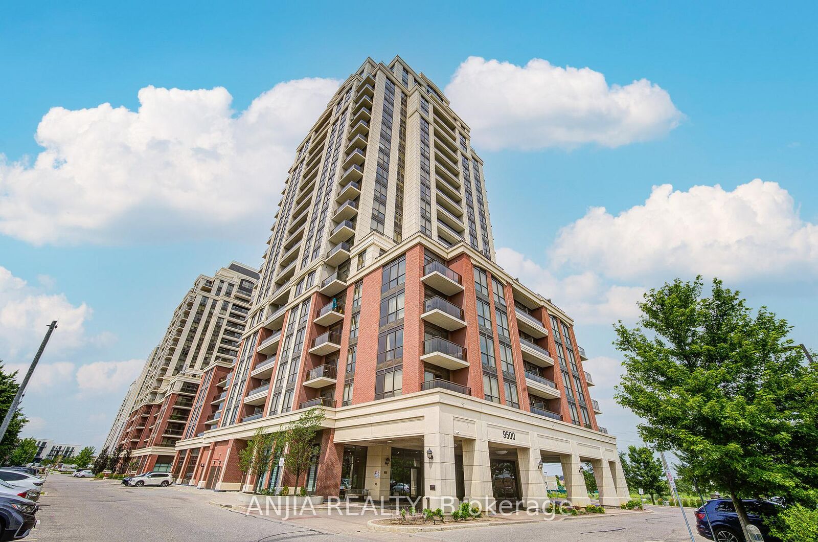 Property Photo:  9500 Markham Road 1706  ON L6E 0N6 