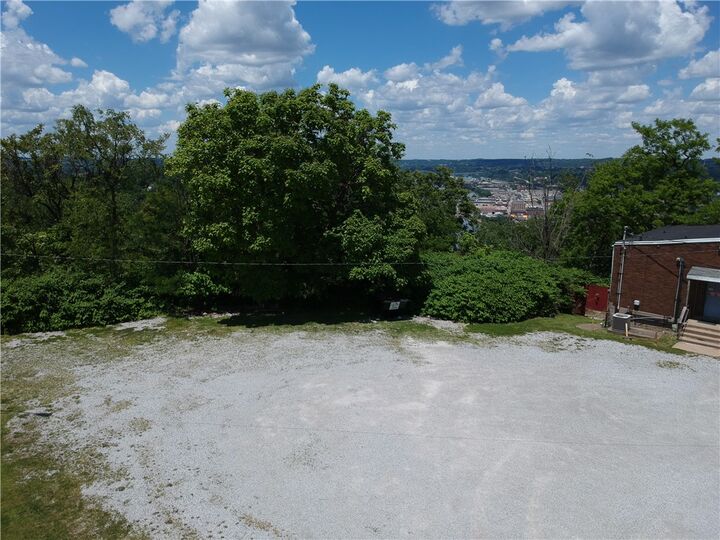 Property Photo:  200 Fingal St  PA 15211 