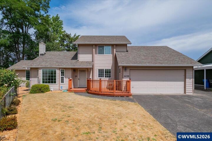 Property Photo: 4439 Fern Ct NE OR 97305