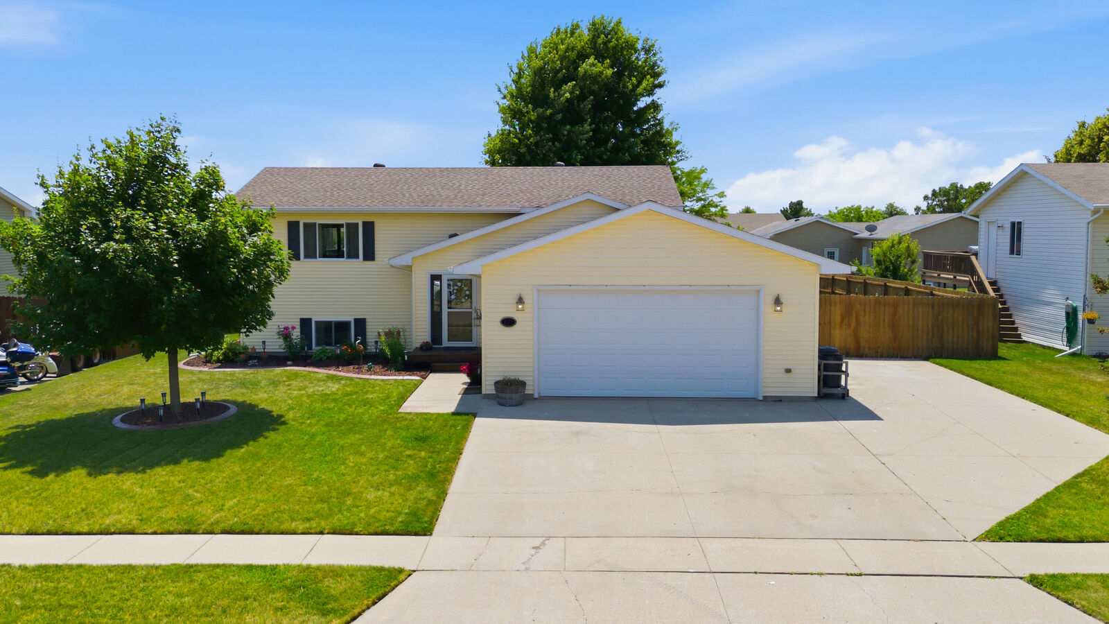 Property Photo:  1017 Plum Lane  SD 57401 