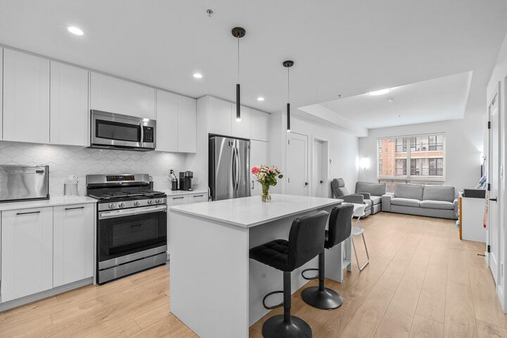 20052 83A Avenue 210 — photo 1