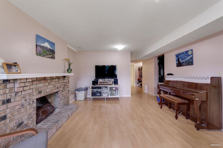 Property Photo: 5350 Braelawn Drive BC V5B 2H9