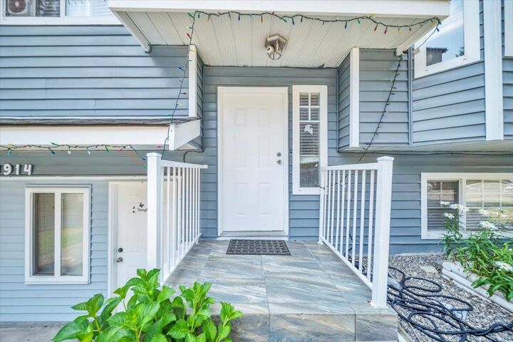 Property Photo: 13914 80B Avenue BC V3W 9B4
