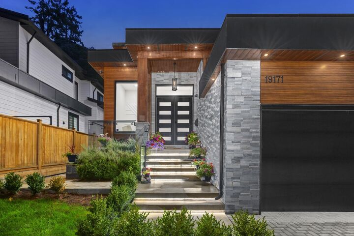 Property Photo: 19171 60B Avenue BC V3S 7T8