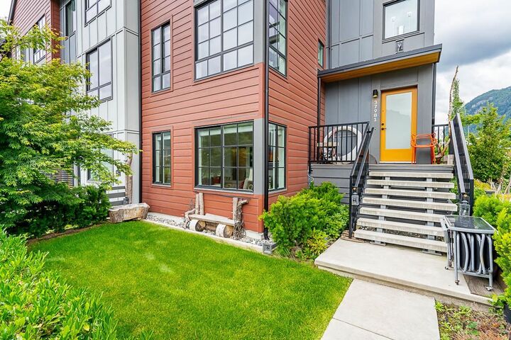 37981 Helm Way — photo 1