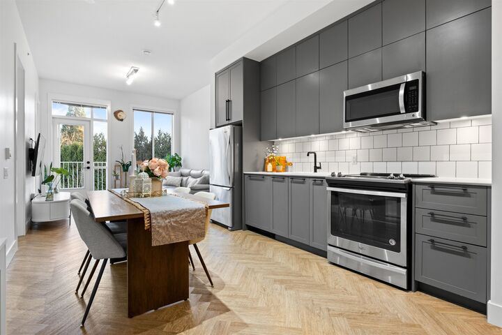 14968 101A Avenue 425 — photo 1