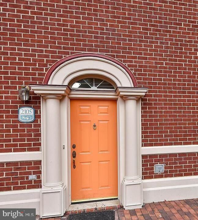 Property Photo: 2105 Jamieson Avenue VA 22314