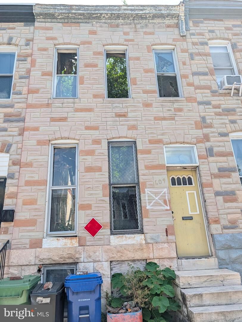 Property Photo: 609 N Payson Street MD 21217