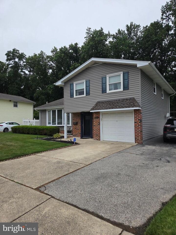 Property Photo:  1020 Norvelt Drive  PA 19115 
