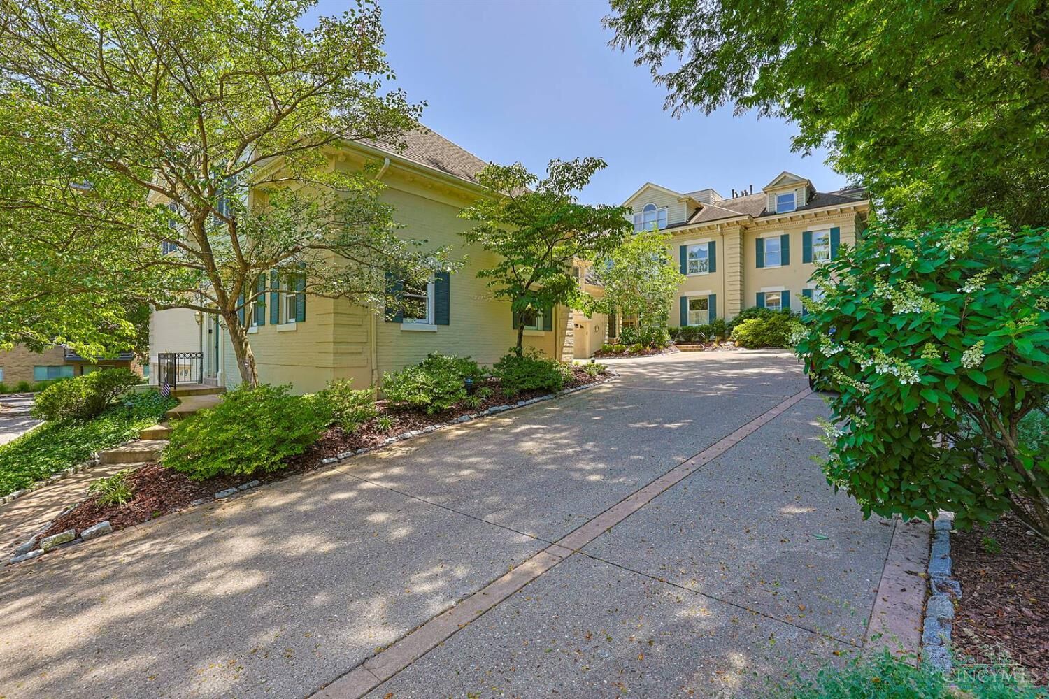 Property Photo: 1603 E McMillan Street OH 45206