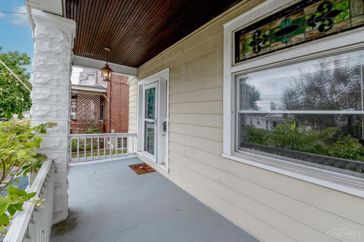 Property Photo: 2428 Robertson Avenue OH 45212