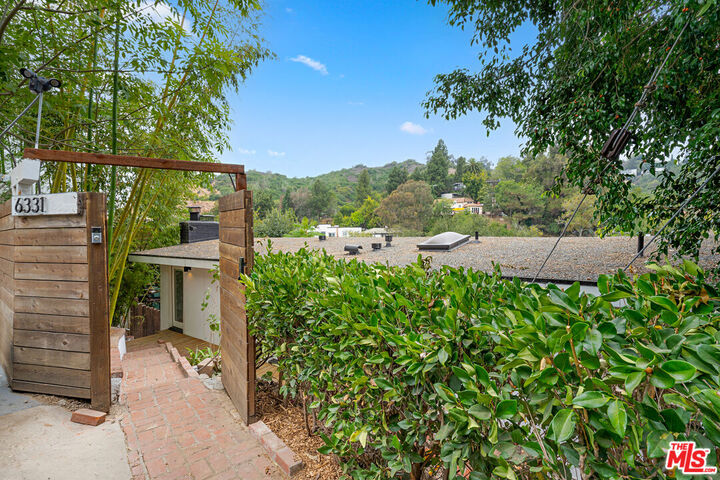 Property Photo: 6331 Grape Pl CA 90068