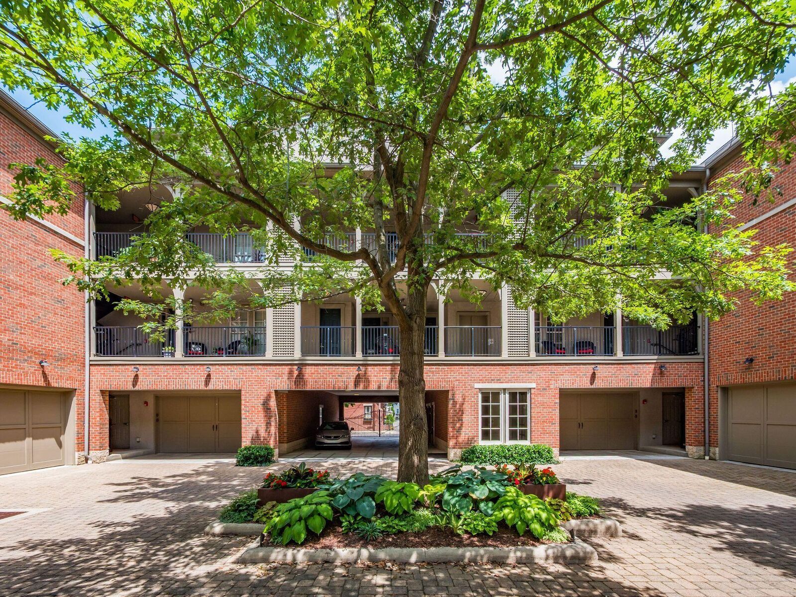 Property Photo: 871 S Pearl Street OH 43206