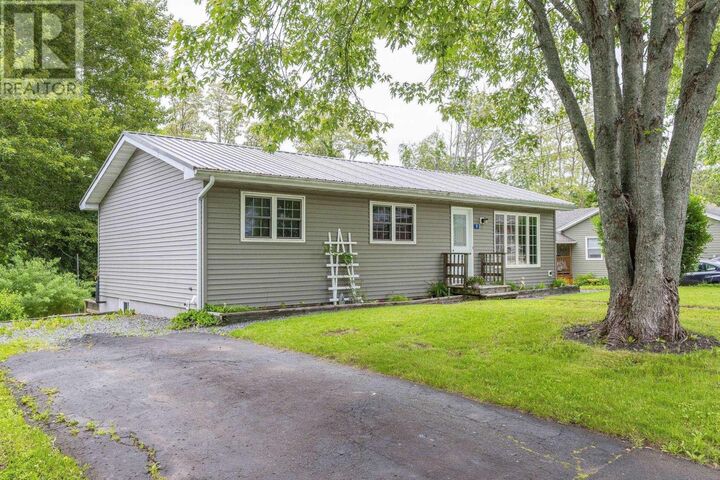 9 Holmes Hill Road — photo 1