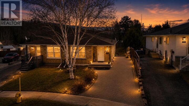 24 McQuarrie Pl — photo 1