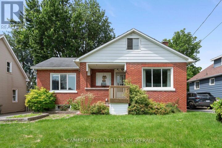 Property Photo:  11 Dunbar Avenue  ON K6H 5M6 