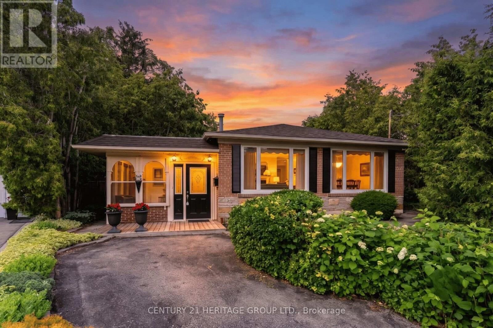 Property Photo: 129 Bolton Avenue ON L3Y 2X3
