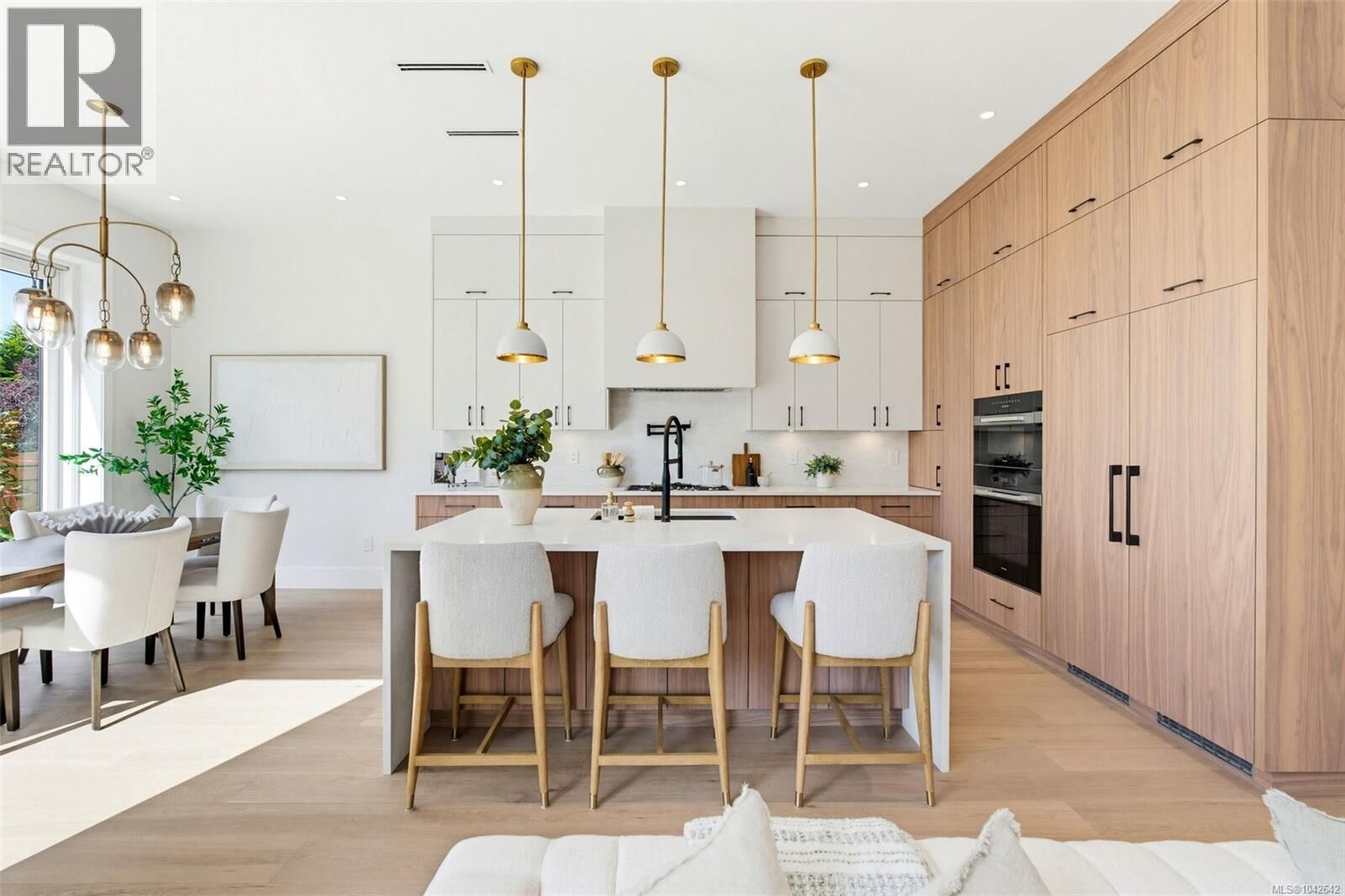 Property Photo: 3022 Cadboro Bay Road 1 BC V8R 5J9