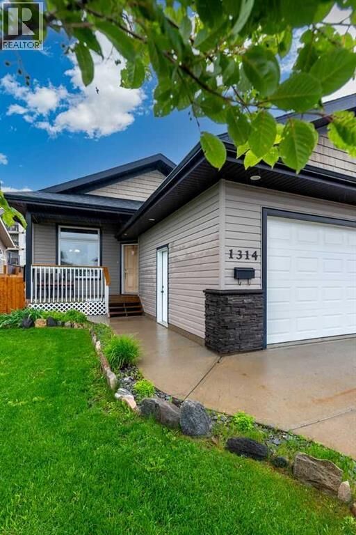 Property Photo:  1314 47A Avenue  SK S9V 2G6 