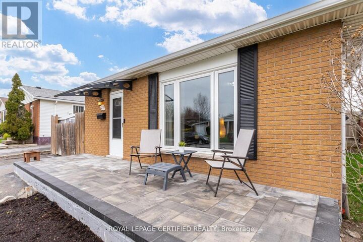Property Photo:  27 Lambert Street  ON L8V 4N6 