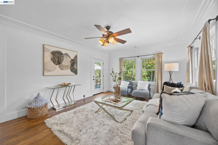 Property Photo:  2521 Pleasant St  CA 94602 