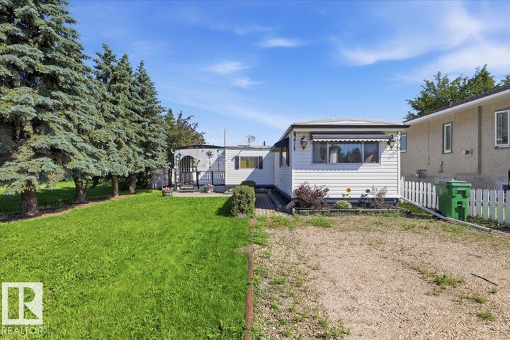 5108 44ave — photo 1